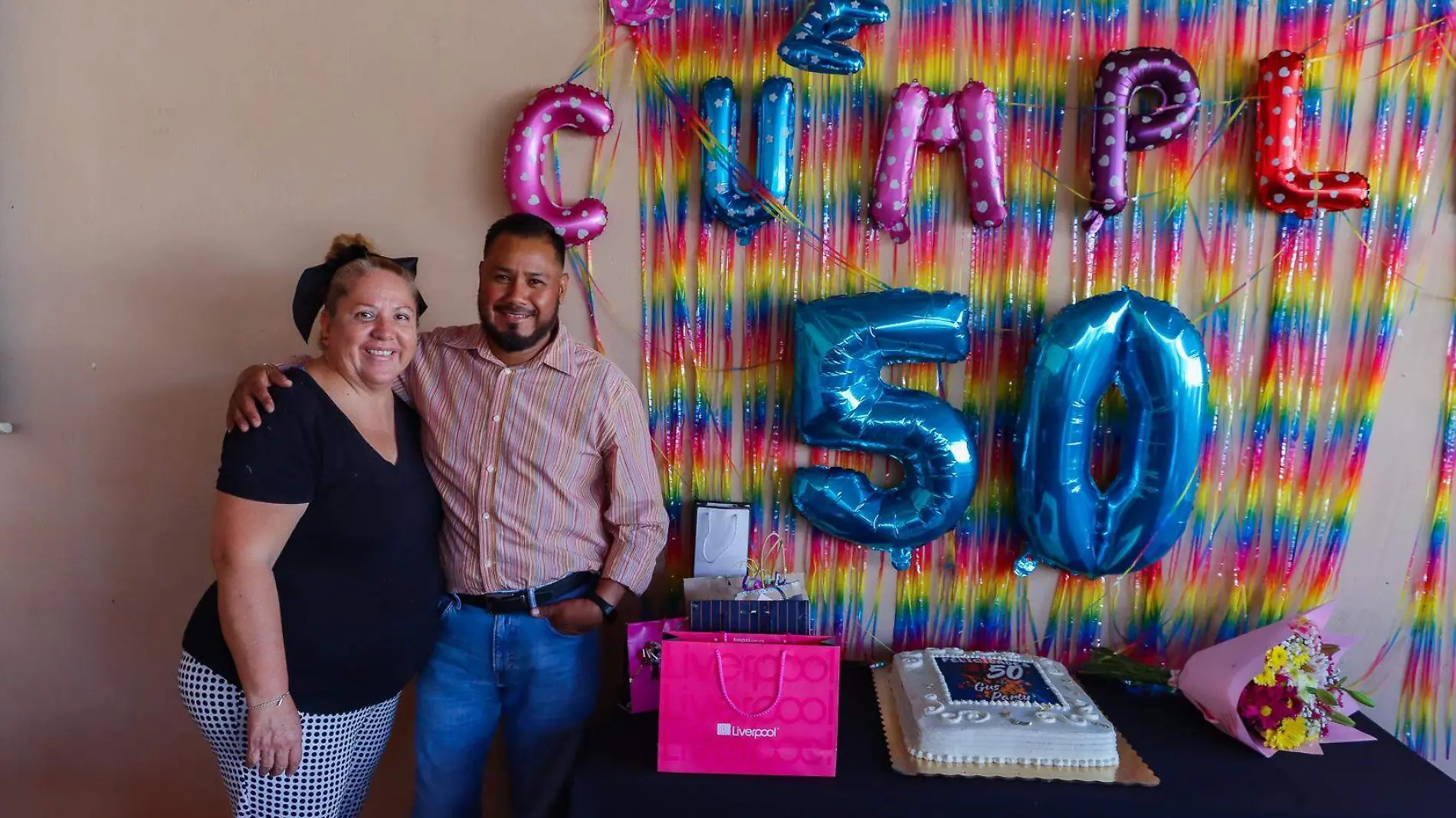 FOTO PRINCIPAL SJR Maria Cristina Valencia con su esposos Gustavo Galvan